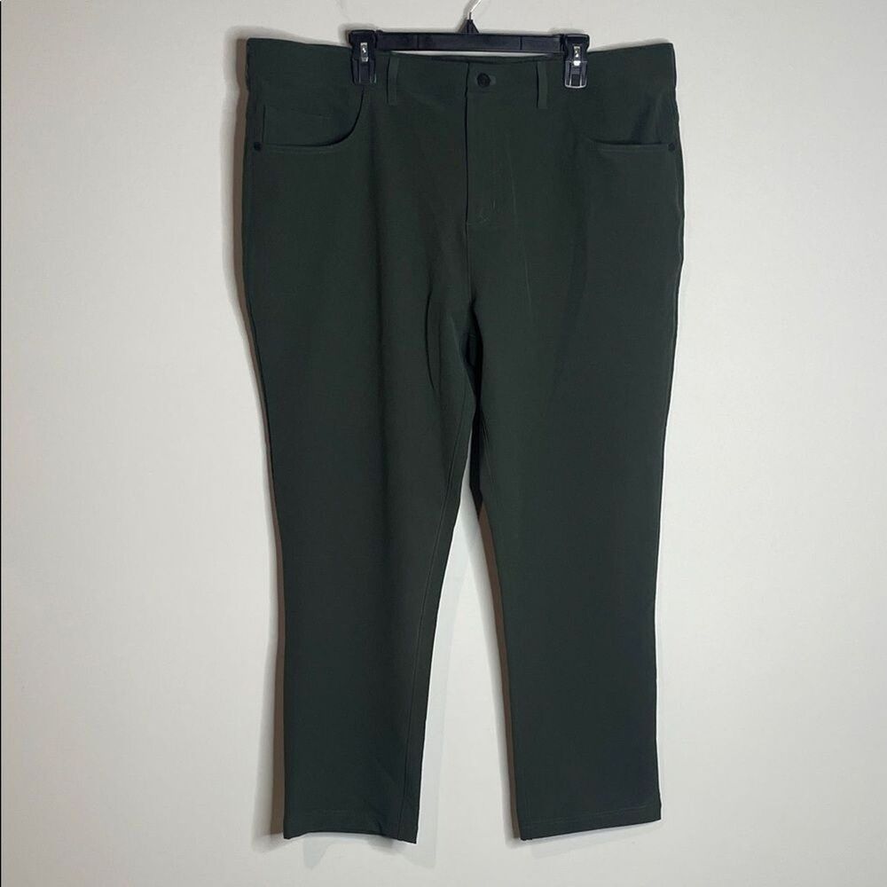 Public Rec Men’s Workday Straight Leg Pants in Dark Olive Size 42x30 NWT